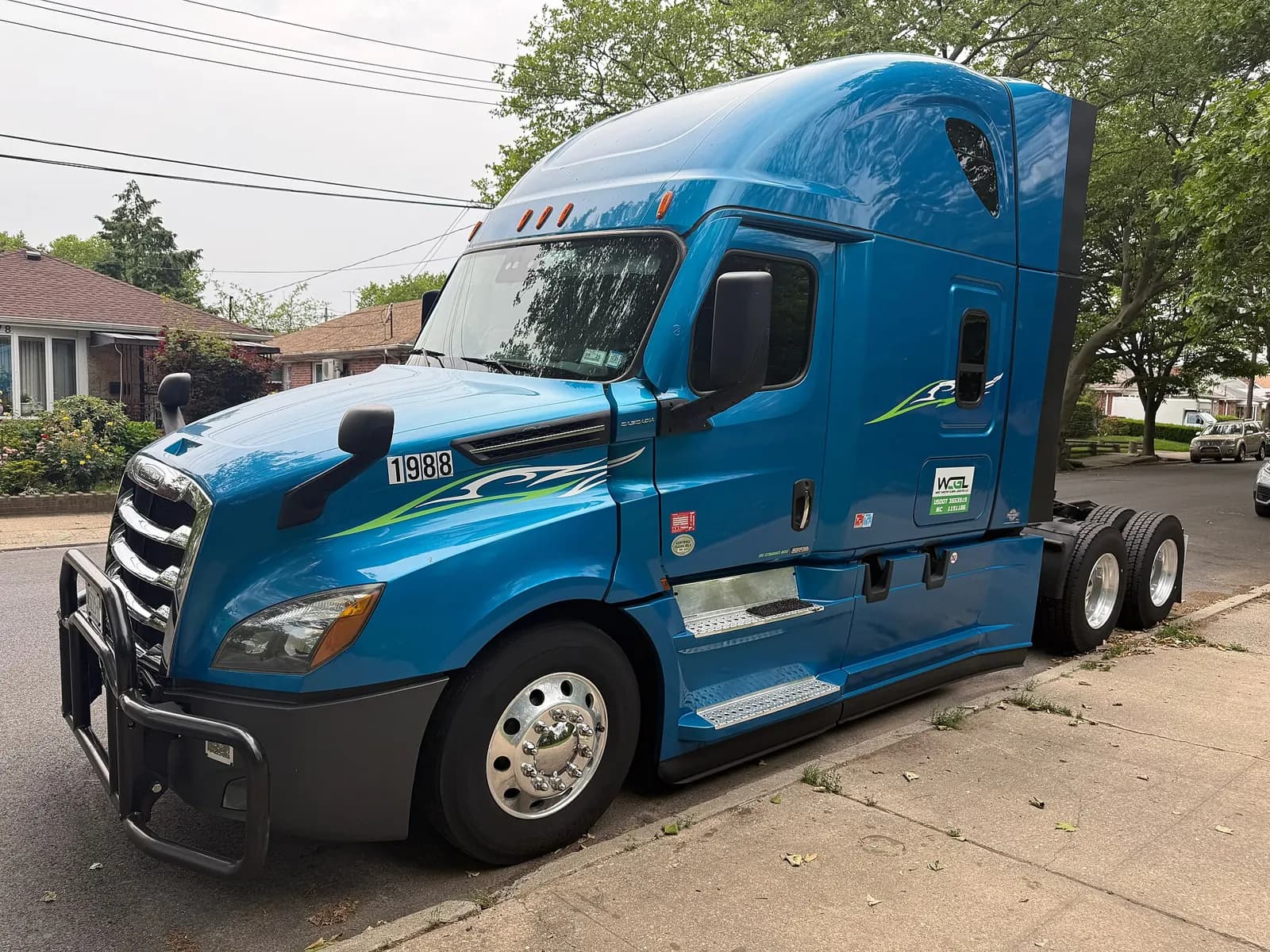Freightliner Cascadia semi truck