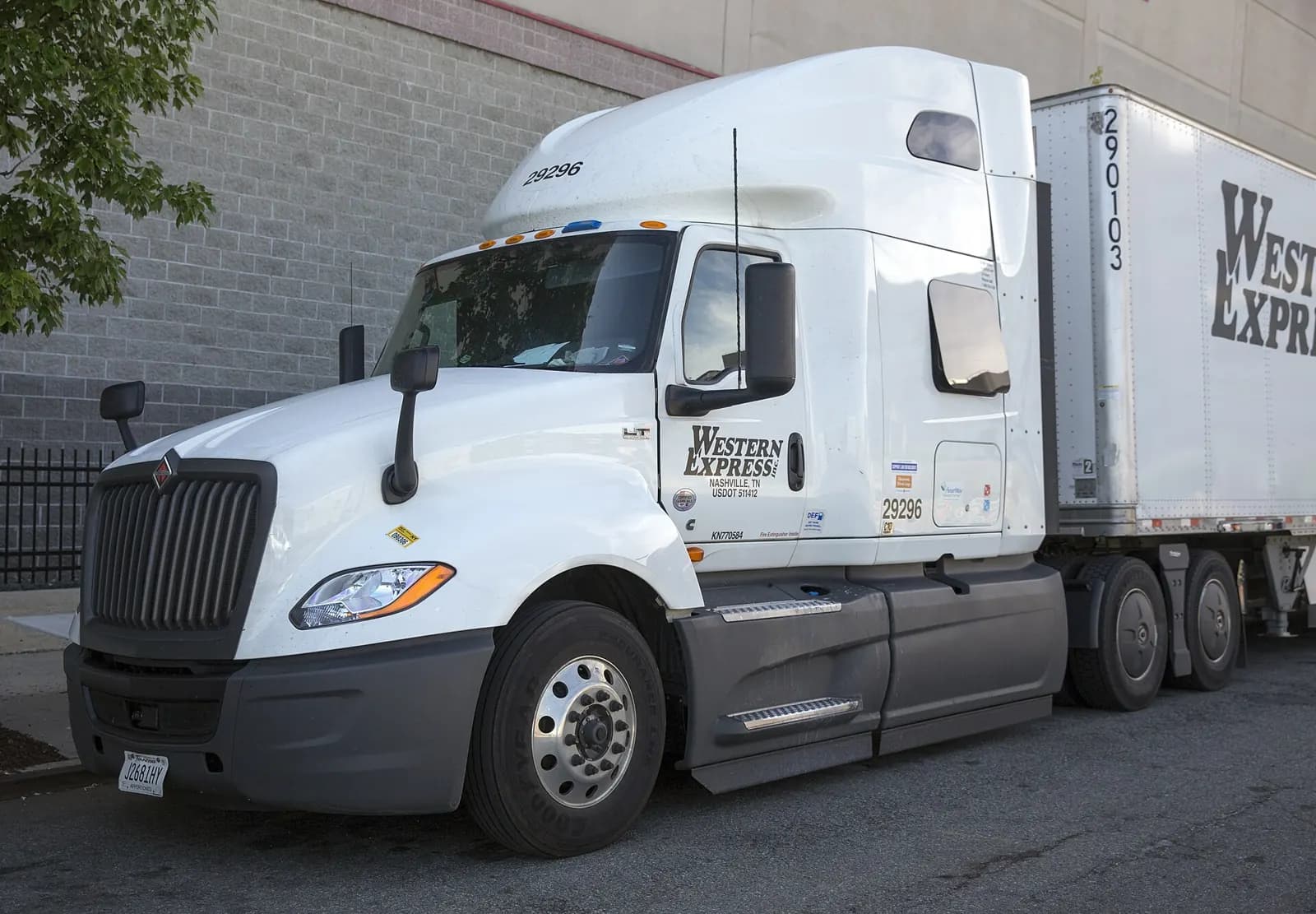 International LT semi truck