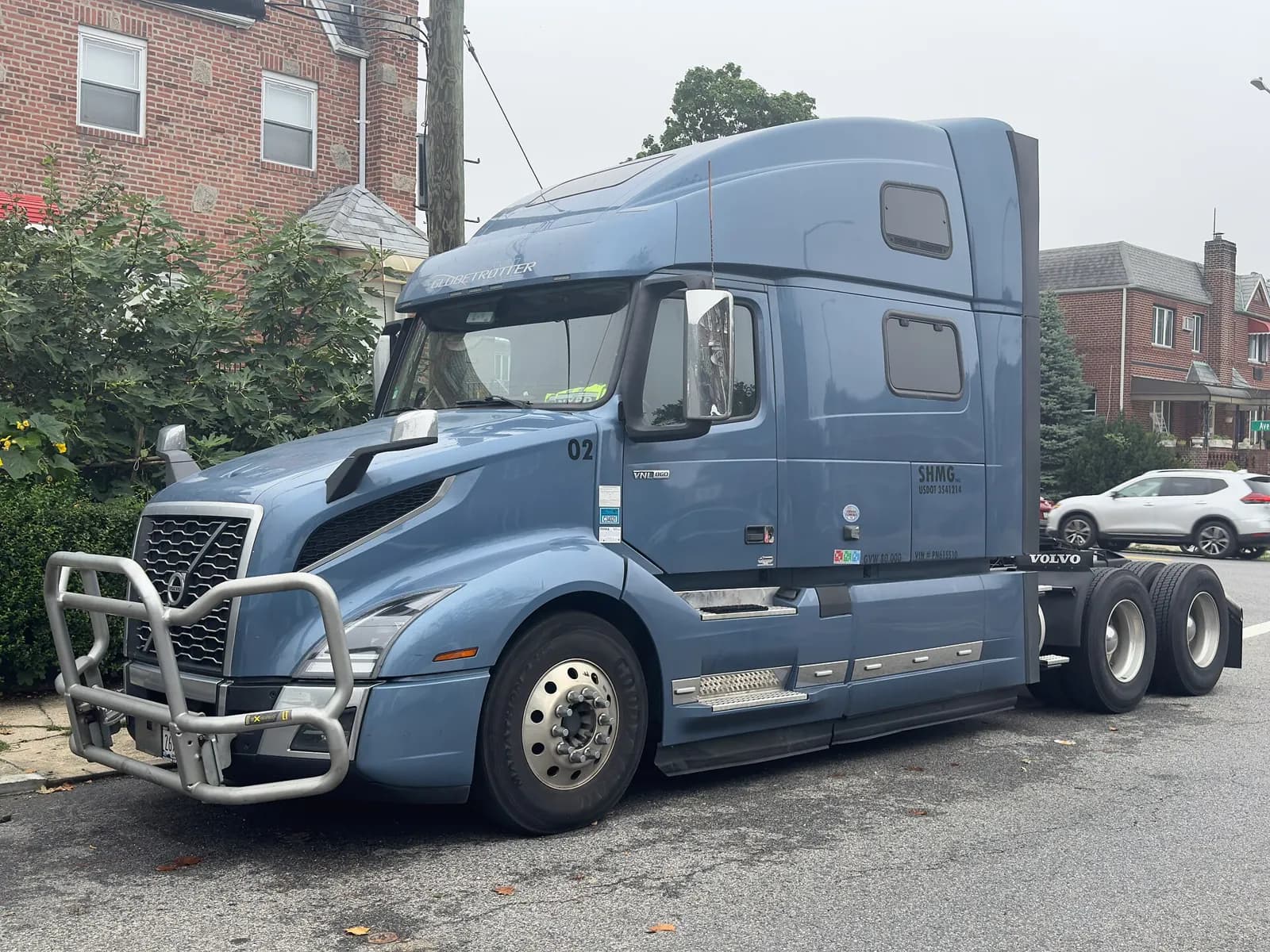 Volvo VNL 860 semi truck